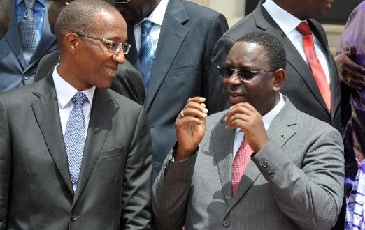 Signatures en tant que Premier ministre : mais de qui se moque Abdoul Mbaye ? Signatures en tant que Premier ministre : mais de qui se moque Abdoul Mbaye ?