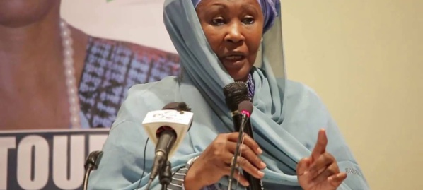 GAMBIE-Vice-présidente anticonstitutionnelle: Fatoumata Jallow Tambajang, première bourde d’Adama Barrow GAMBIE-Vice-présidente anticonstitutionnelle: Fatoumata Jallow Tambajang, première bourde d’Adama Barrow