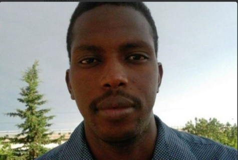 Photo-Voici le visage de Pateh Sabally, le réfugié gambien qui s'est noyé sous les rires des passants, en Italie. Il avait seulement 22 ans... Photo-Voici le visage de Pateh Sabally, le réfugié gambien qui s'est noyé sous les rires des passants, en Italie. Il avait seulement 22 ans...