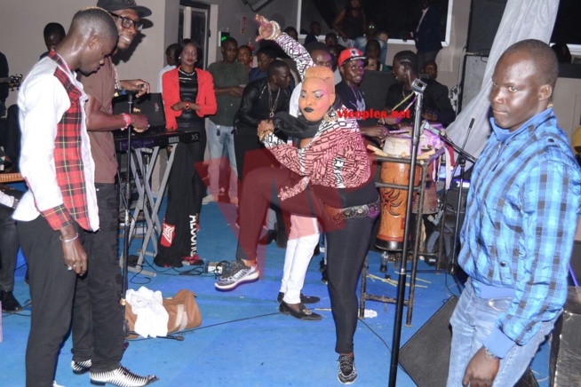 60 IMAGES: Pape Diouf et sa génération consciente au Bloowy pour encourager les lions après leur élimination à la CAN. 60 IMAGES: Pape Diouf et sa génération consciente au Bloowy pour encourager les lions après leur élimination à la CAN.