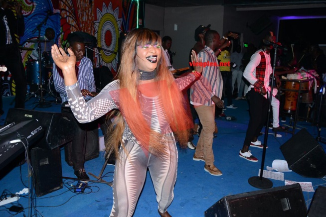 60 IMAGES: Pape Diouf et sa génération consciente au Bloowy pour encourager les lions après leur élimination à la CAN. 60 IMAGES: Pape Diouf et sa génération consciente au Bloowy pour encourager les lions après leur élimination à la CAN.