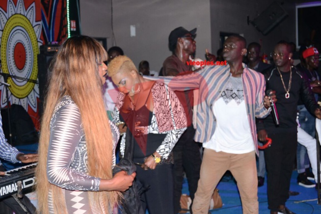 La danseuse de Waly Seck s'est -elle migrée chez Pape Diouf? La danseuse de Waly Seck s'est -elle migrée chez Pape Diouf?