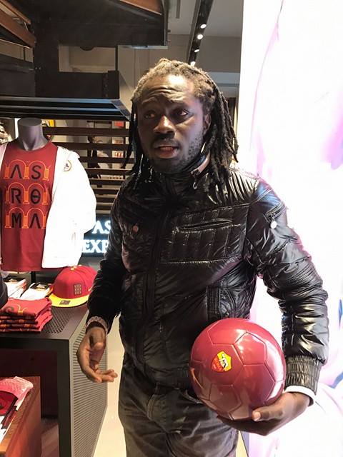 Le styliste designer Papino création séjourne en Italie. Le styliste designer Papino création séjourne en Italie.