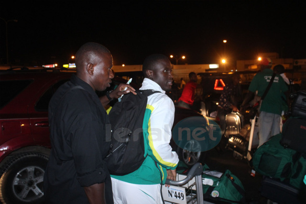 L'arrivée des "Lions" de la Téranga à l'aéroport Léopold Sédar Senghor de Dakar (vidéo et photos)