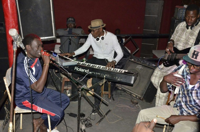 En images Assane Ndiaye à fond dans ses répétitions avant le SAMEDI 04/02/2017 En images Assane Ndiaye à fond dans ses répétitions avant le SAMEDI 04/02/2017