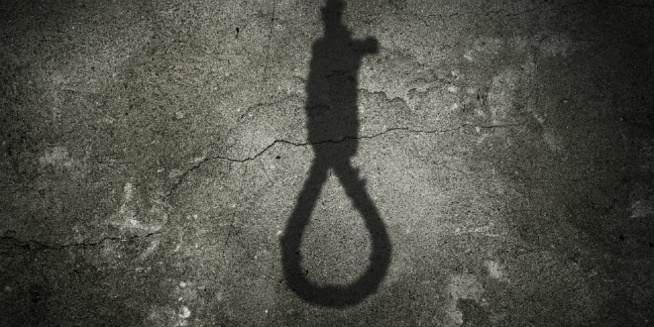 Suicide: sa mère et son beau-père lui réclament un loyer, il se pend Suicide: sa mère et son beau-père lui réclament un loyer, il se pend