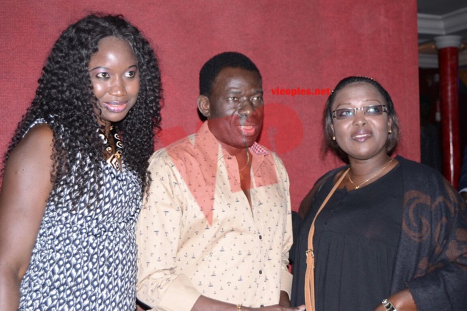 Dernier virage avant le 04 février au grand théâtre, Assane ndiaye dans les préparatifs de son anniversaire qui réunira Thione, Waly Seck, Youssou Ndour, Pape Diouf sur une même scène. Dernier virage avant le 04 février au grand théâtre, Assane ndiaye dans les préparatifs de son anniversaire qui réunira Thione, Waly Seck, Youssou Ndour, Pape Diouf sur une même scène.