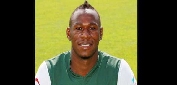 La star zimbabwéenne de football, Onismor Bhasera victime d’un accident (Photos) La star zimbabwéenne de football, Onismor Bhasera victime d’un accident (Photos)