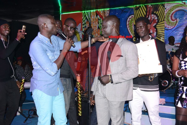 Ousseynou Fall, le garde du corps de Pape diouf souffle une bougie de plus. En images
