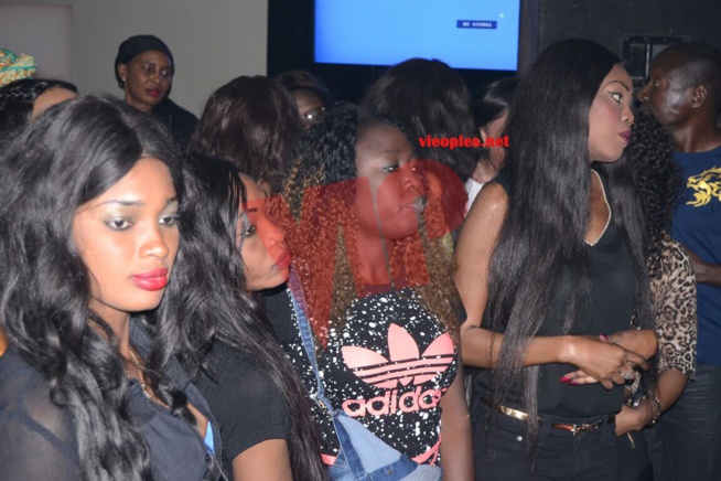 BARAMUNDI: Pape Diouf dans la chaleur de la nuit aux Almadies. Regardez BARAMUNDI: Pape Diouf dans la chaleur de la nuit aux Almadies. Regardez