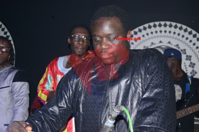 BARAMUNDI: Pape Diouf dans la chaleur de la nuit aux Almadies. Regardez BARAMUNDI: Pape Diouf dans la chaleur de la nuit aux Almadies. Regardez