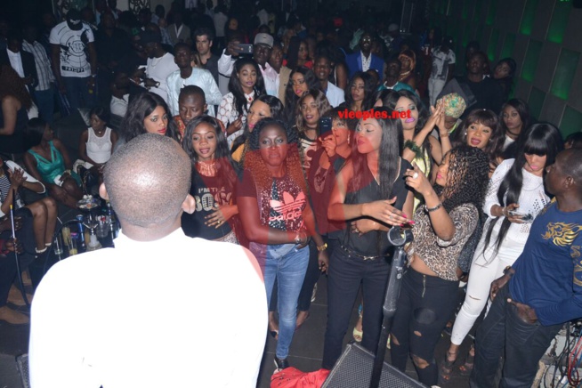 BARAMUNDI: Pape Diouf dans la chaleur de la nuit aux Almadies. Regardez BARAMUNDI: Pape Diouf dans la chaleur de la nuit aux Almadies. Regardez