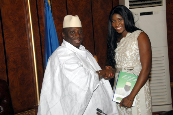 Yahya Jammeh, l'ombre du dictateur, "homme de paix et d'amour" plane toujours sur la Gambie Yahya Jammeh, l'ombre du dictateur, "homme de paix et d'amour" plane toujours sur la Gambie