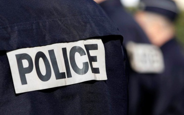 Une femme enceinte de 7 mois se poignarde pour tuer son bébé Une femme enceinte de 7 mois se poignarde pour tuer son bébé
