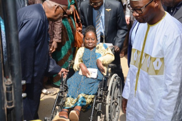 Me Moussa Diop, directeur général Dakar Dem Dikk recrute 25 handicapés Me Moussa Diop, directeur général Dakar Dem Dikk recrute 25 handicapés