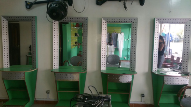 Urgent Bonne affaire: Lot de matériel pour salon de coiffure à vendre. Prix très intéressant. Appelle au 77 952 84 24 Urgent Bonne affaire: Lot de matériel pour salon de coiffure à vendre. Prix très intéressant. Appelle au 77 952 84 24