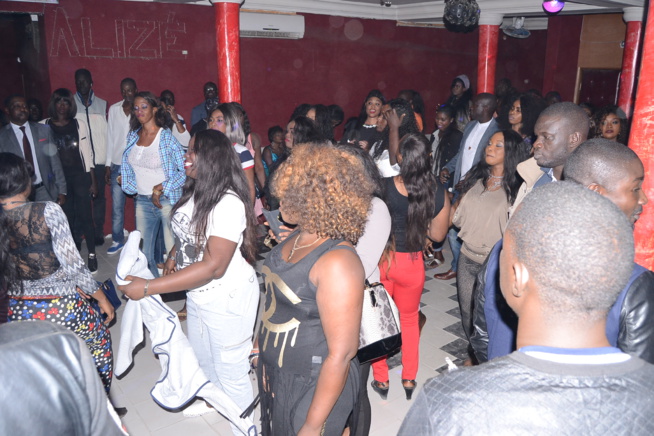 RAKHASS ANNIVERSAIRE: Assane Ndiaye chauffe l'Alize club. Regardez RAKHASS ANNIVERSAIRE: Assane Ndiaye chauffe l'Alize club. Regardez