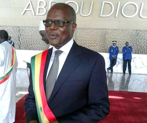 Ousmane Tanor Dieng: " Senghor m'a inculqué le sens de l'Etat, Abdou Diouf m'a appris la responsabilité" Ousmane Tanor Dieng: " Senghor m'a inculqué le sens de l'Etat, Abdou Diouf m'a appris la responsabilité"