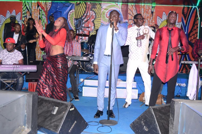 SARABAA dans les couleurs de ST VALENTIN, Pape Diouf chante love à ses fans. Regardez SARABAA dans les couleurs de ST VALENTIN, Pape Diouf chante love à ses fans. Regardez