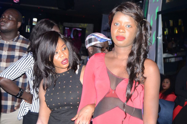 SARABAA dans les couleurs de ST VALENTIN, Pape Diouf chante love à ses fans. Regardez SARABAA dans les couleurs de ST VALENTIN, Pape Diouf chante love à ses fans. Regardez