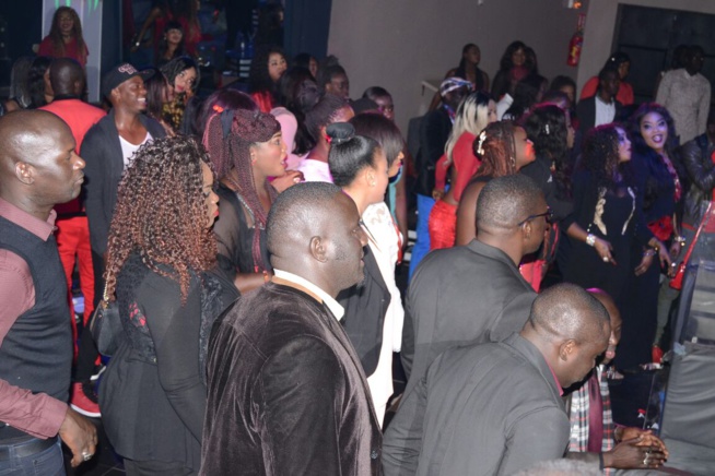 SARABAA dans les couleurs de ST VALENTIN, Pape Diouf chante love à ses fans. Regardez SARABAA dans les couleurs de ST VALENTIN, Pape Diouf chante love à ses fans. Regardez