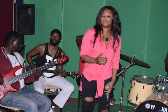 En forme, la lionne Titi en pleine répétition pour marquer son retour en force ce vendredi 17 Février au just 4 u. En forme, la lionne Titi en pleine répétition pour marquer son retour en force ce vendredi 17 Février au just 4 u.