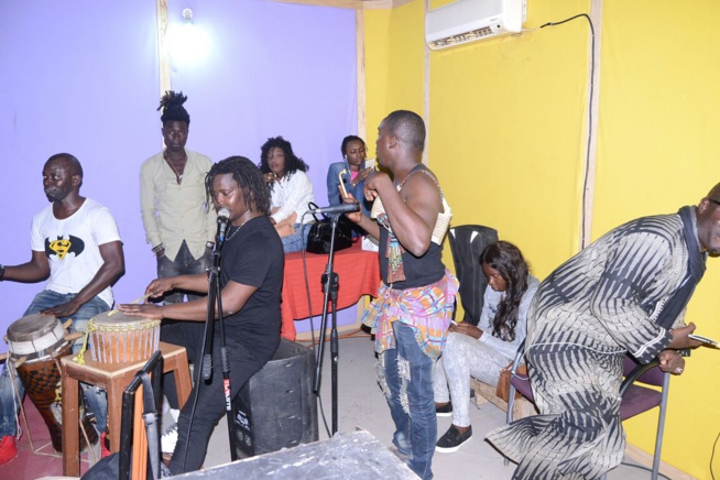 En forme, la lionne Titi en pleine répétition pour marquer son retour en force ce vendredi 17 Février au just 4 u. En forme, la lionne Titi en pleine répétition pour marquer son retour en force ce vendredi 17 Février au just 4 u.