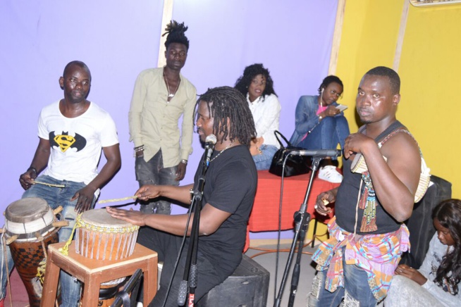 En forme, la lionne Titi en pleine répétition pour marquer son retour en force ce vendredi 17 Février au just 4 u. En forme, la lionne Titi en pleine répétition pour marquer son retour en force ce vendredi 17 Février au just 4 u.