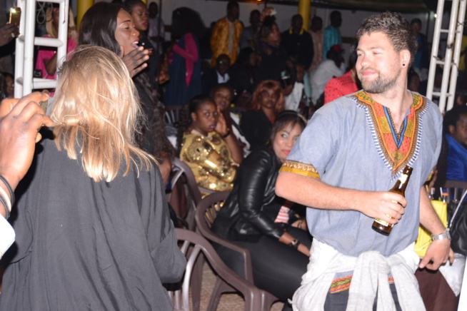 Retour explosif, TITI casse la barraque au Just 4 U. REGARDEZ Retour explosif, TITI casse la barraque au Just 4 U. REGARDEZ