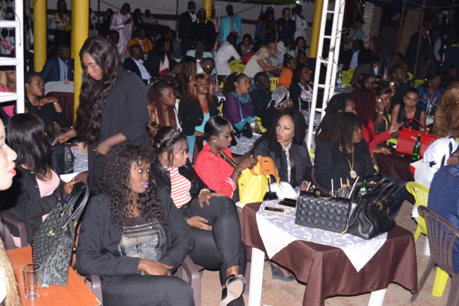Retour explosif, TITI casse la barraque au Just 4 U. REGARDEZ