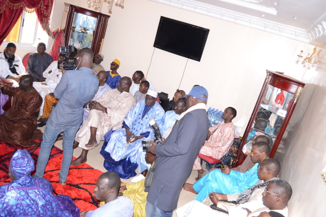 BAPTEME: Baba Tandian ex président Fédération de Basket donne le nom de son fils à El Hadj Malick. BAPTEME: Baba Tandian ex président Fédération de Basket donne le nom de son fils à El Hadj Malick.