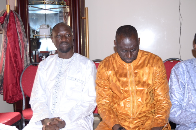 BAPTEME: Baba Tandian ex président Fédération de Basket donne le nom de son fils à El Hadj Malick. BAPTEME: Baba Tandian ex président Fédération de Basket donne le nom de son fils à El Hadj Malick.