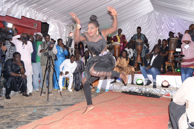 En images, l'anniversaire de KINE BADIANE la danseuse de viviane. En images, l'anniversaire de KINE BADIANE la danseuse de viviane.