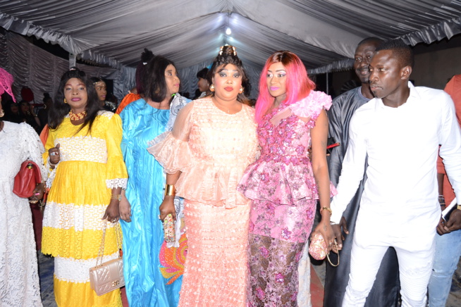 En images, l'anniversaire de KINE BADIANE la danseuse de viviane. En images, l'anniversaire de KINE BADIANE la danseuse de viviane.