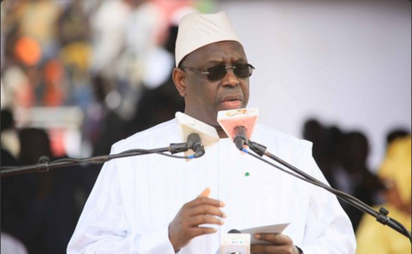 Le Président Macky Sall:’’Sénégalais et Gambiens doivent travailler la main dans la main" Le Président Macky Sall:’’Sénégalais et Gambiens doivent travailler la main dans la main"