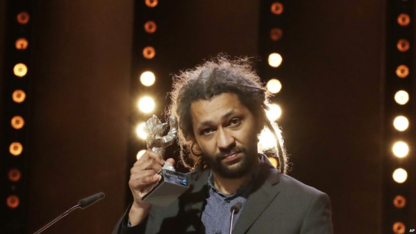 Le Sénégalais Alain Gomis gagne le Grand prix du jury pour l'unique film africain de la Berlinale Le Sénégalais Alain Gomis gagne le Grand prix du jury pour l'unique film africain de la Berlinale