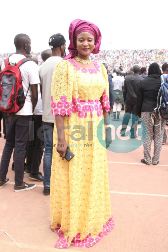 La tenue traditionnelle en vogue en Gambie, appréciez ces "élégantissimes" dames ! La tenue traditionnelle en vogue en Gambie, appréciez ces "élégantissimes" dames !