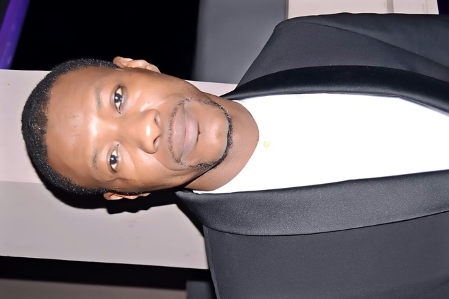 OSEZ RÉVEZ:Dernière soirée avant le 10 Mars au Grand Theatre, Pape Diouf distribue 500 puces EXPRESSO au Saraba. OSEZ RÉVEZ:Dernière soirée avant le 10 Mars au Grand Theatre, Pape Diouf distribue 500 puces EXPRESSO au Saraba.