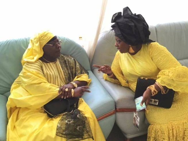 Derrière Serigne Modou Kara, de grandes dames, Sokhna Dieng et Toutane Diack Mbacké Derrière Serigne Modou Kara, de grandes dames, Sokhna Dieng et Toutane Diack Mbacké