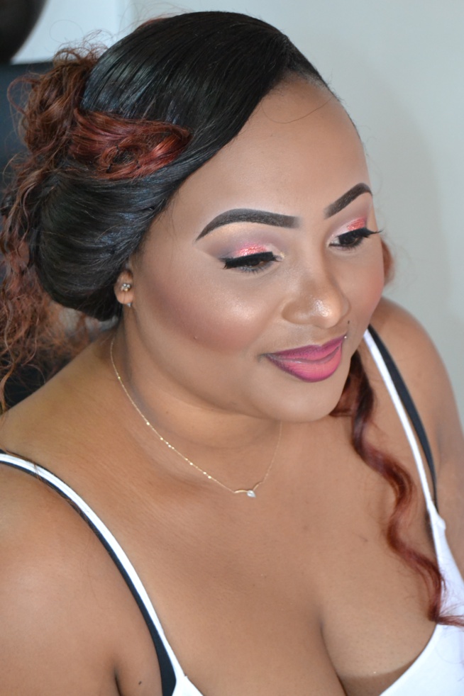 Les couleurs changent chez NEYMANE COIFFURE une nouvelle vision de la beauté à Dakar. Les couleurs changent chez NEYMANE COIFFURE une nouvelle vision de la beauté à Dakar.