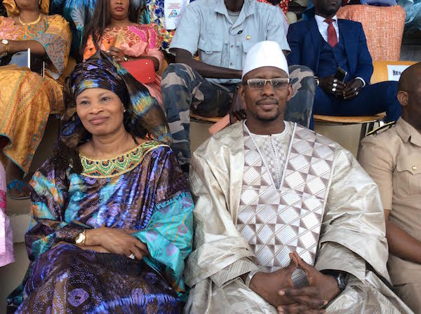 Moustapha Diop remet 300 millions de F CfA aux femmes de Podor en présence d’Aissata tall sall Moustapha Diop remet 300 millions de F CfA aux femmes de Podor en présence d’Aissata tall sall