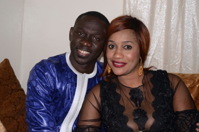 Drapeau Pape Diouf, Modou MBAYEde la 2 stv rend visite au parrain chez lui pour lespréparatifs du combat Boy Niang vs Gouy Gui. Drapeau Pape Diouf, Modou MBAYEde la 2 stv rend visite au parrain chez lui pour lespréparatifs du combat Boy Niang vs Gouy Gui.