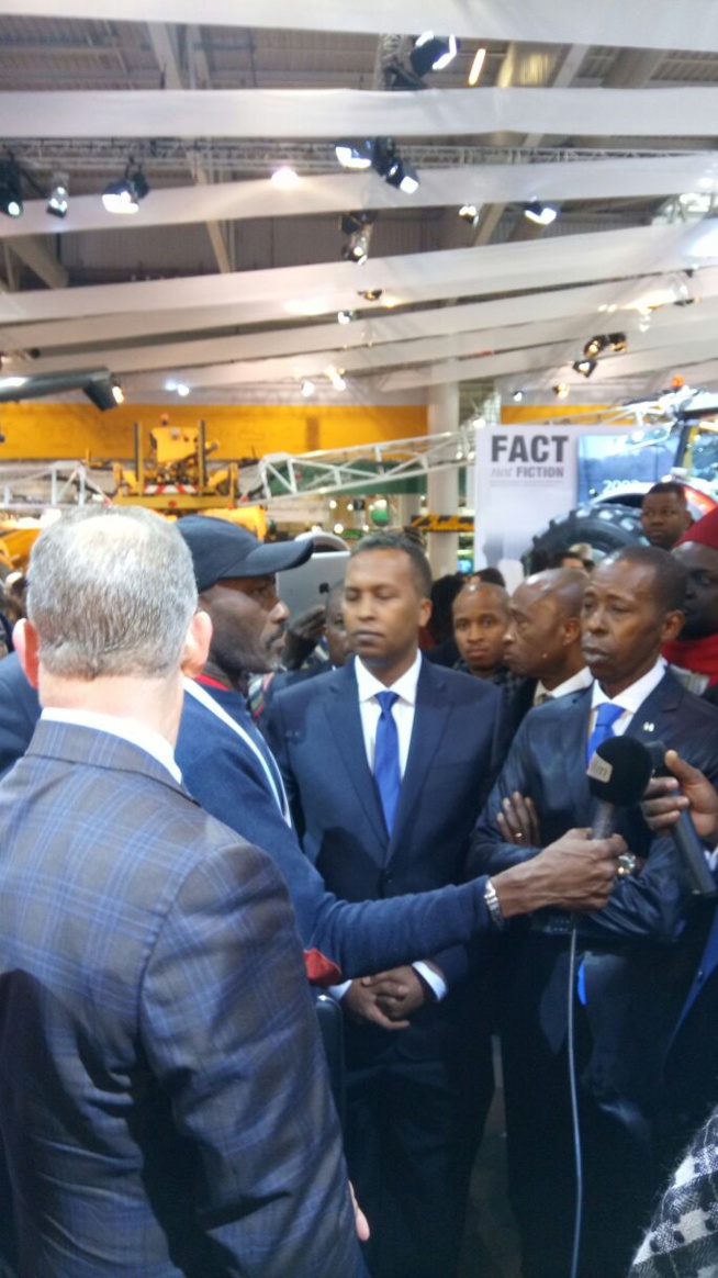 Ckeikh Amar Président de HOLDING AMAR et son vice président Kader Ndiaye au Salon de l'agriculture à Paris.