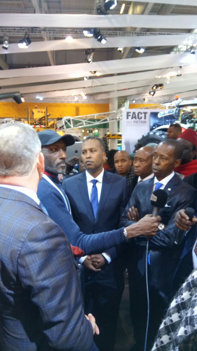 Ckeikh Amar Président de HOLDING AMAR et son vice président Kader Ndiaye au Salon de l'agriculture à Paris.