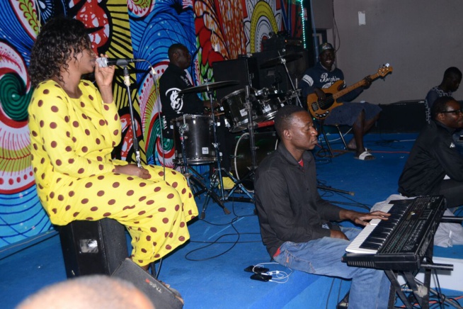 JOUR J - 08: En images Pape Diouf et sa génération consciente en pleines répétitions pour le 10 MARS au Grand Theatre pour la nuit dédiée au fans. JOUR J - 08: En images Pape Diouf et sa génération consciente en pleines répétitions pour le 10 MARS au Grand Theatre pour la nuit dédiée au fans.