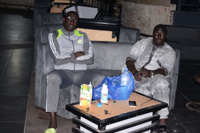 JOUR J - 08: En images Pape Diouf et sa génération consciente en pleines répétitions pour le 10 MARS au Grand Theatre pour la nuit dédiée au fans. JOUR J - 08: En images Pape Diouf et sa génération consciente en pleines répétitions pour le 10 MARS au Grand Theatre pour la nuit dédiée au fans.