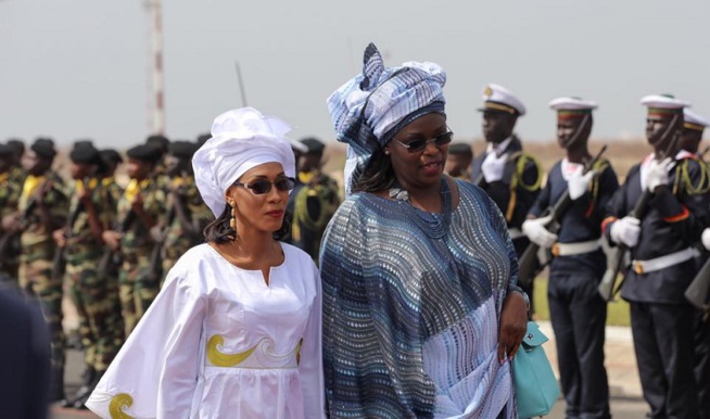 Les deux premières dames Marieme Faye Sall et Sarjo Ballow en toute complicité Les deux premières dames Marieme Faye Sall et Sarjo Ballow en toute complicité