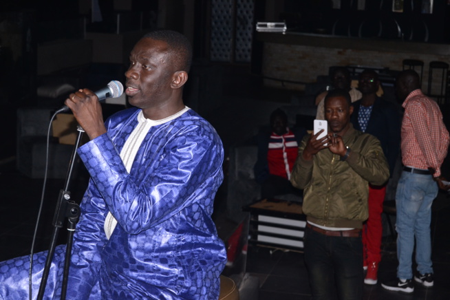 Séance de répétition: Pape Diouf reprendrait deux chansons de Thione Seck au grand theatre ce 10 Mars pour la nuit des fans. Séance de répétition: Pape Diouf reprendrait deux chansons de Thione Seck au grand theatre ce 10 Mars pour la nuit des fans.