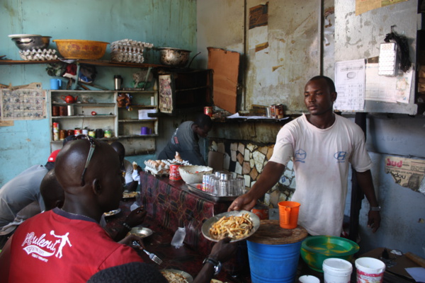 Adjudant Mor Sarr Gueye: « On devait fermer et interdire aux gargotes la vente des aliments » Adjudant Mor Sarr Gueye: « On devait fermer et interdire aux gargotes la vente des aliments »