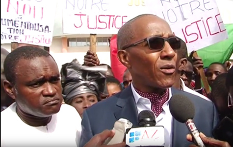 Abdoul Mbaye crie au complot dans l’affaire l’opposant à son ex-femme Abdoul Mbaye crie au complot dans l’affaire l’opposant à son ex-femme